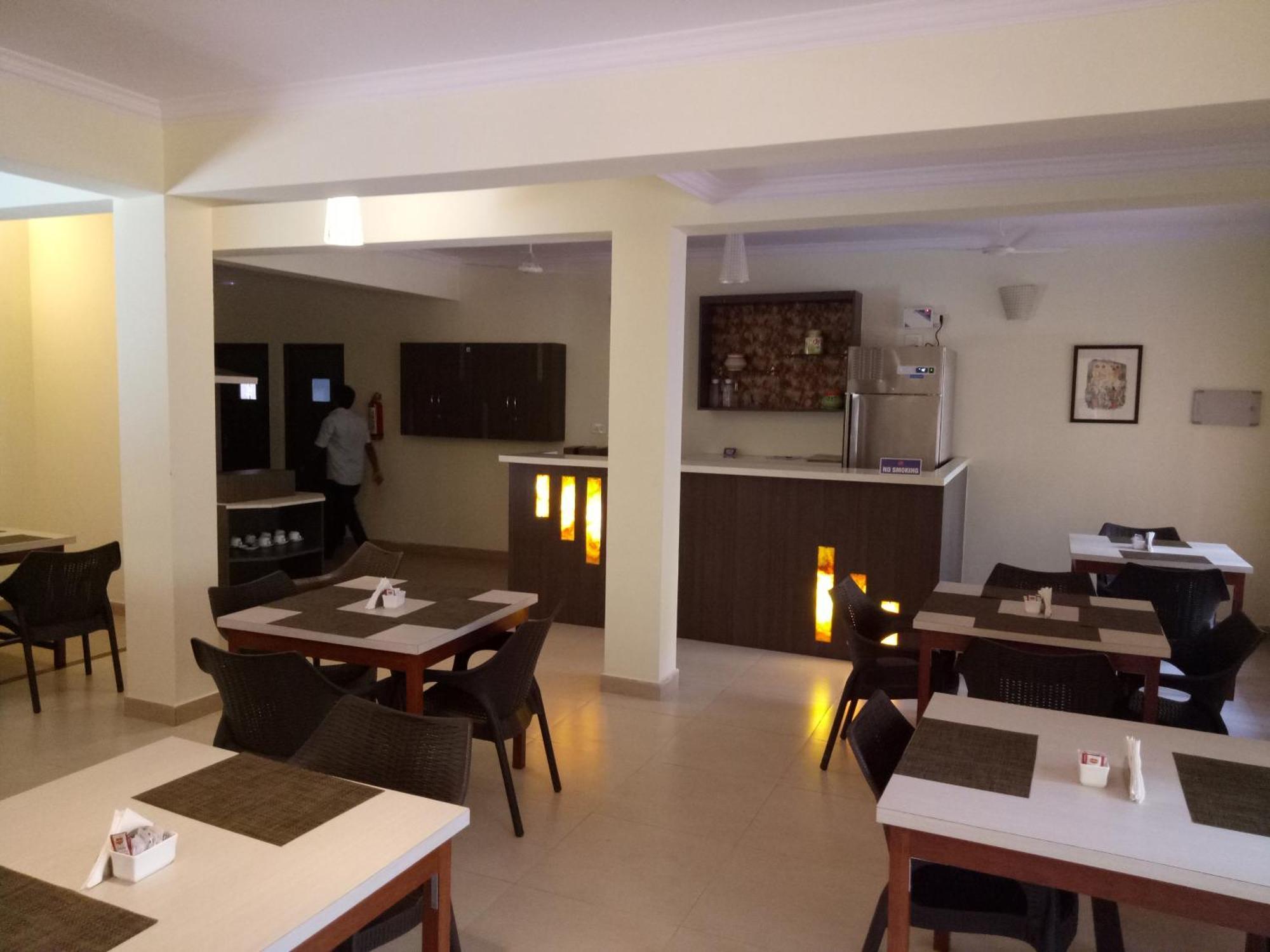 The Majorda Pristinne Hotel Buitenkant foto