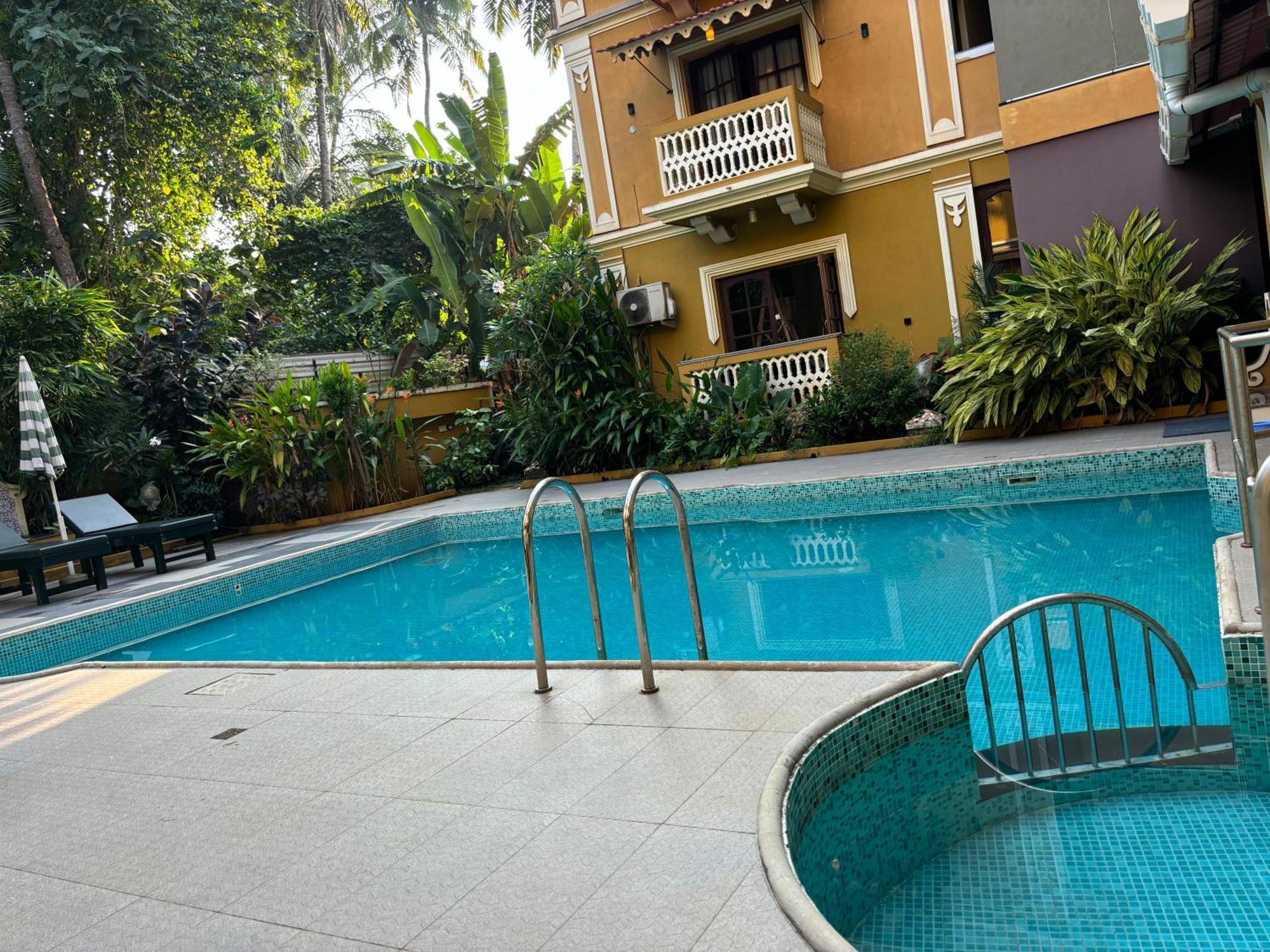 The Majorda Pristinne Hotel Buitenkant foto