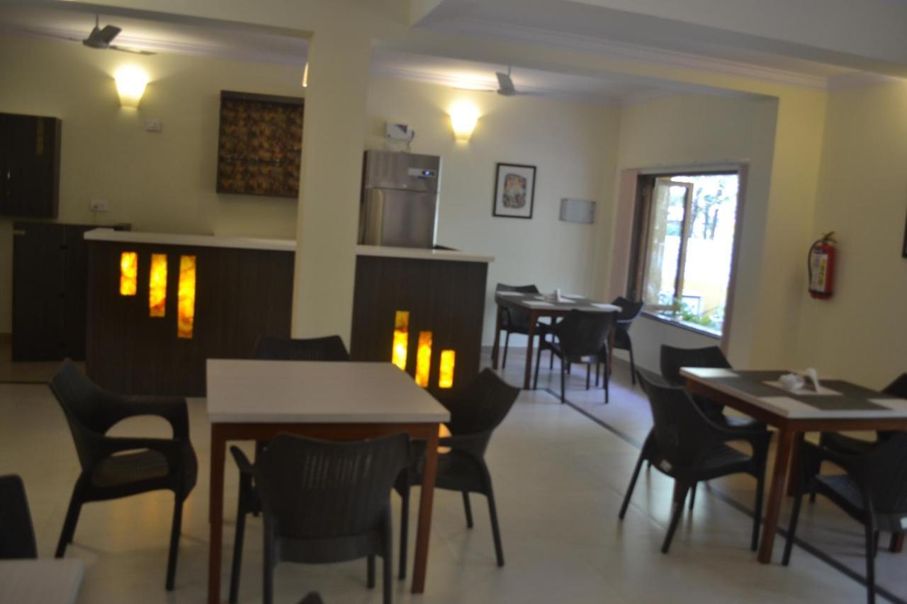 The Majorda Pristinne Hotel Buitenkant foto